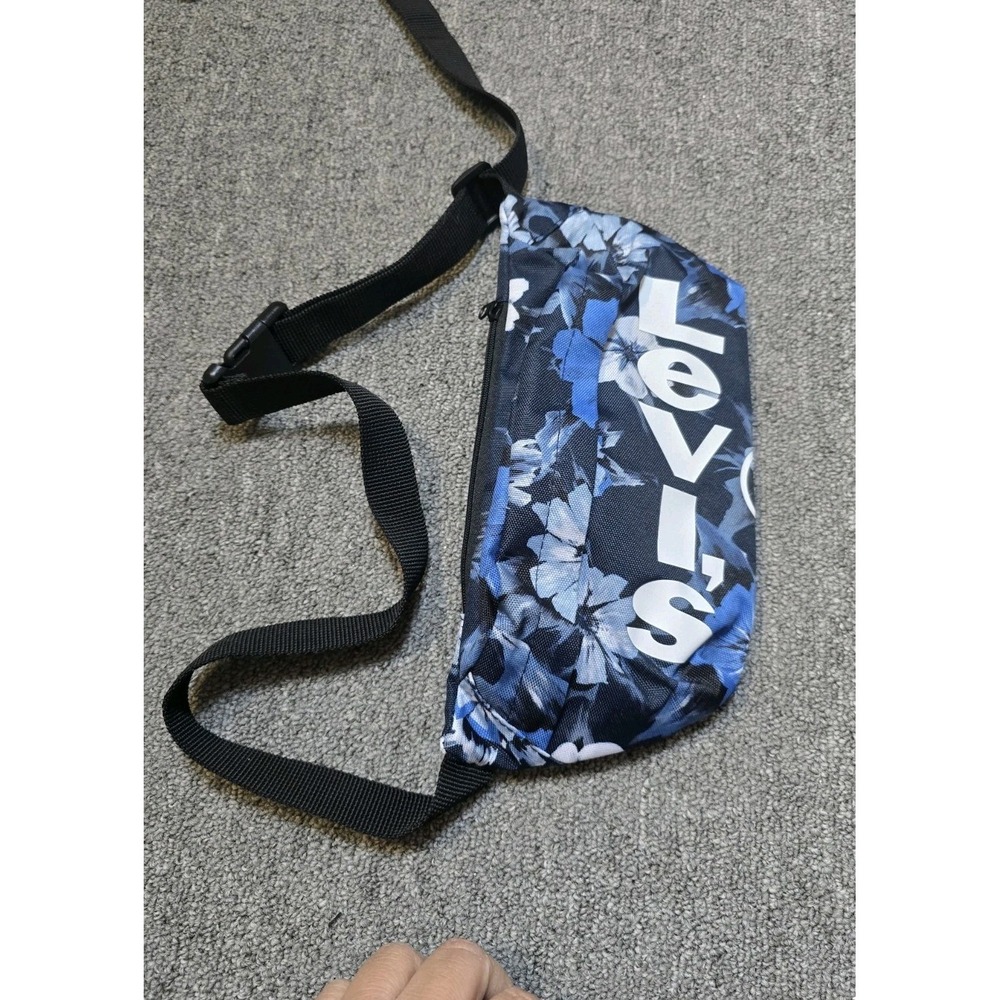 Levi's Crossbody Bag Graphic Zip Fanny Pack